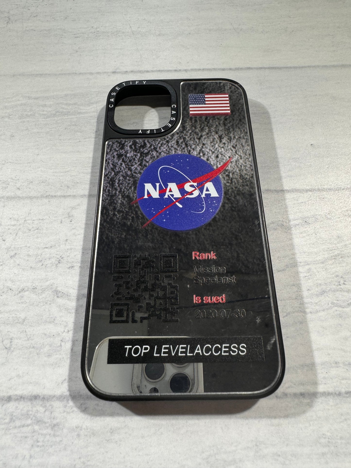 Carcasa tipo casetify NASA version espejo