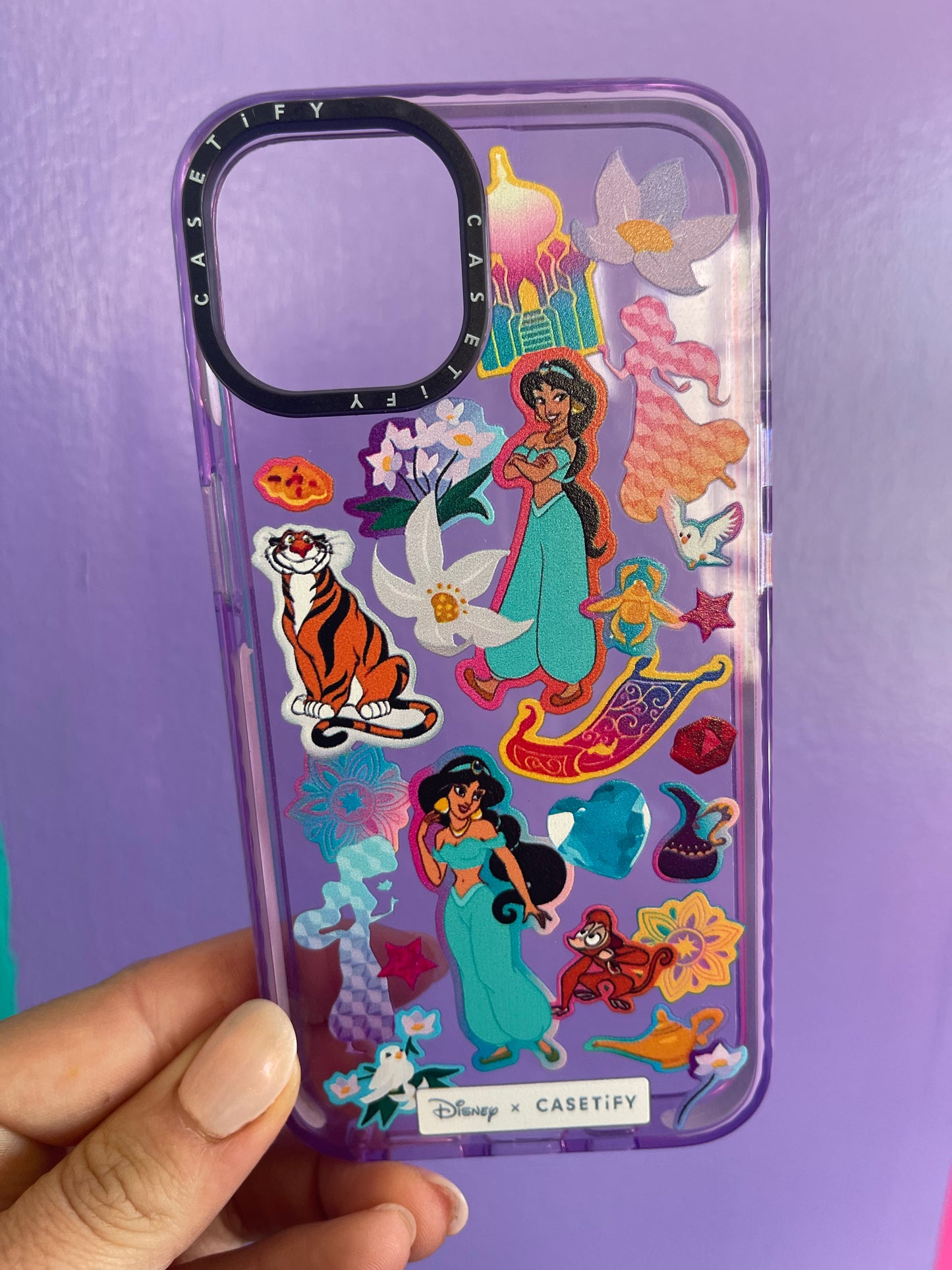 Carcasa tipo casetify Jazmin morada