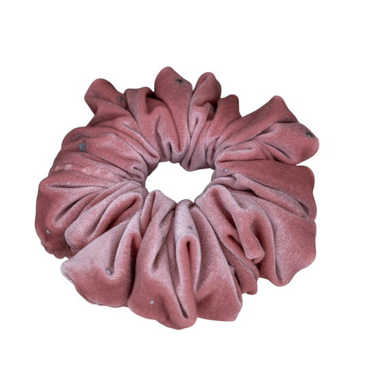 Scrunchie negro con estrellas